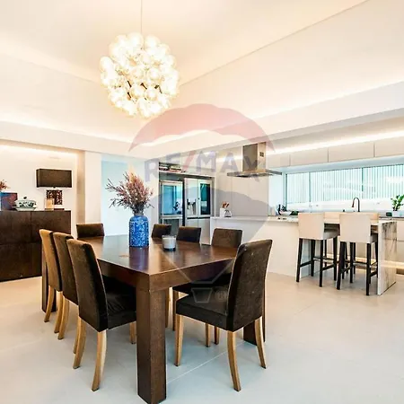 Villa Modern 4-Bed Villa 4K Beach 30K Lisbon *