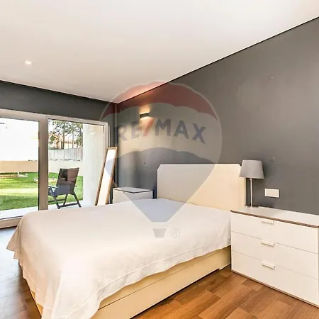 Modern 4-Bed Villa 4K Beach 30K Lisbon Corroios