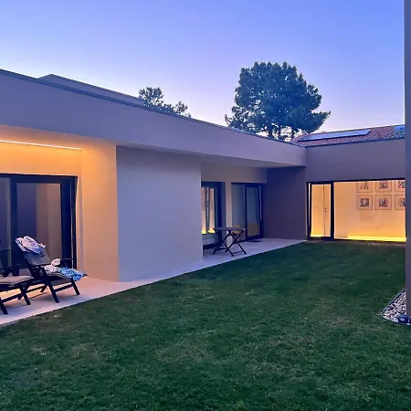 Modern 4-Bed Villa 4K Beach 30K Lisbon Villa *