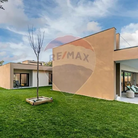 Villa Modern 4-Bed Villa 4K Beach 30K Lisbon